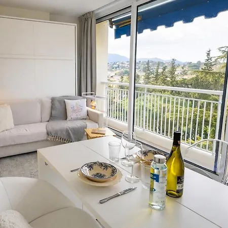 Appartement Marina - Stylish French Riviera Retreat Mandelieu